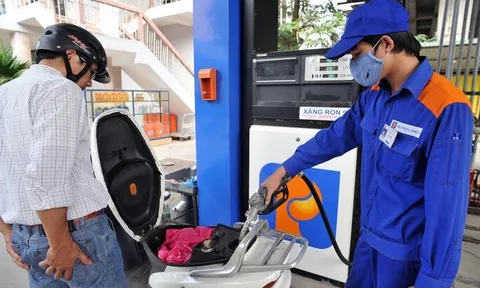 Giá xăng ngày mai dự báo tăng trở lại