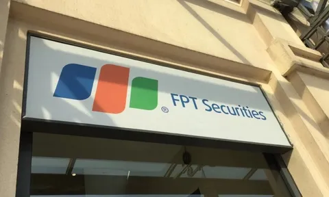 Chủ tịch Chứng khoán FPT nộp đơn xin từ nhiệm