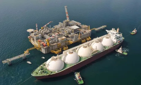 Nhập khẩu dầu Nga giảm sốc 22%, quốc gia BRICS quay lại 'vòng tay' của các đại gia Trung Đông