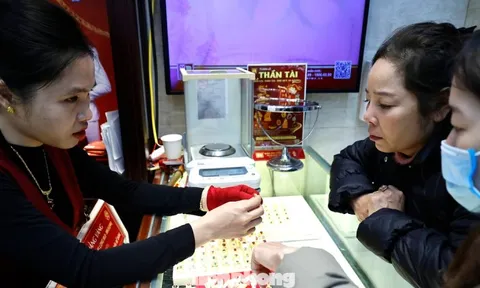 Đầu tư vàng lãi hơn bất động sản, chứng khoán?