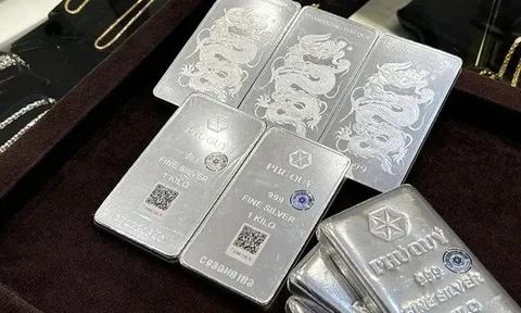 Giá bạc giảm mạnh