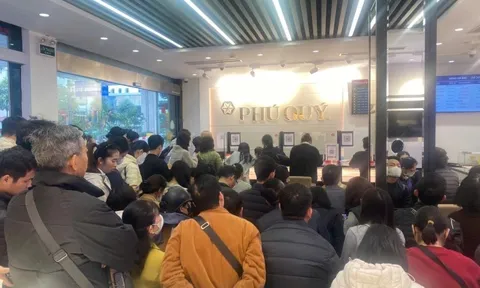 Chê bạc 30 triệu đồng/kg để xếp hàng mua vàng - nay giá vượt 100 triệu, tôi quay lại trong tiếc nuối