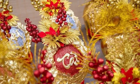 Dừa Tết độc lạ: Từ dát vàng 24K đến bonsai ngựa ‘thiên thần’