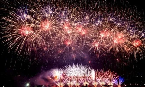Sun Group viết nên loạt “kỷ lục” pháo hoa với Hòn đảo chưa từng tắt pháo hoa suốt 2 năm, Lễ hội pháo hoa quốc tế có quy mô đội bắn lớn nhất thế giới...