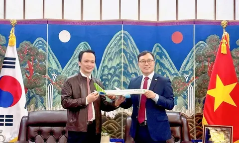 Ông Trịnh Văn Quyết tái xuất