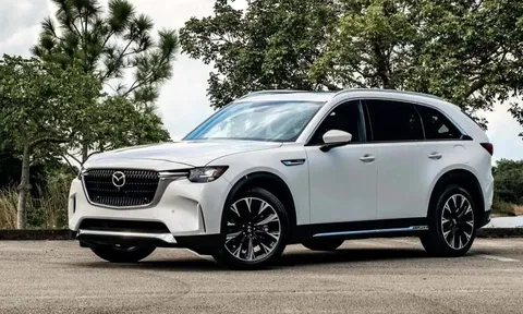 Hãng xe Nhật đầu tiên nhận cọc xe PHEV tại Việt Nam: Nhập khẩu nguyên chiếc, giá dự kiến 2,5 tỷ đồng