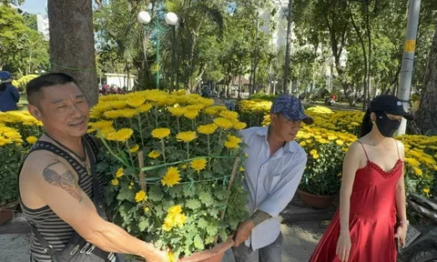 Chợ hoa sáng 29 Tết: Nhiều lô đã bán hết