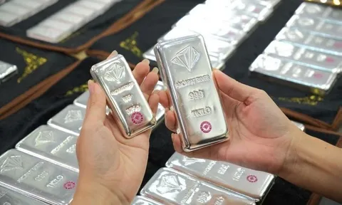 Giá bạc hôm nay 4/3: Phục hồi trở lại, tăng gần 2 triệu đồng/kg