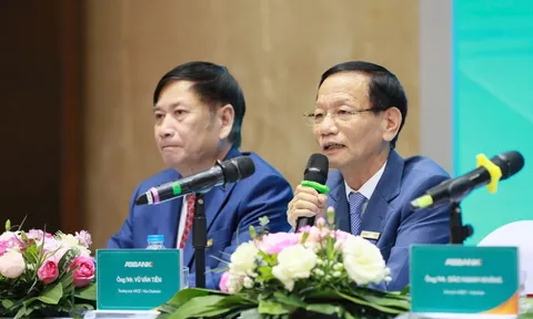 Ngân hàng của đại gia Vũ Văn Tiền huy động hơn 2.300 tỷ từ cổ phiếu