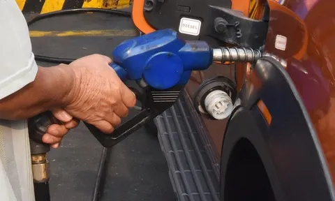 Giá xăng RON 95 vượt 29.000 đồng/lít dù đã chi mạnh Quỹ Bình ổn xăng dầu