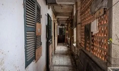 Bên trong những khu tập thể xuống cấp trên ‘đất vàng’ Hà Nội