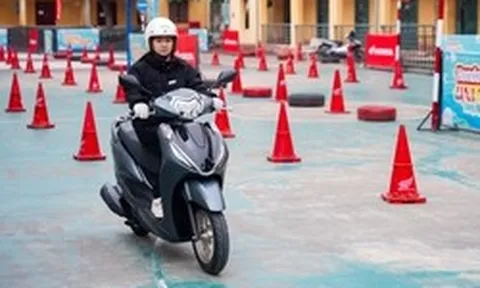 Xe máy xăng của người Việt chủ yếu là Honda, vậy giờ tiền xăng mỗi ngày hết bao nhiêu?