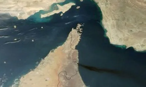 Iran bất ngờ chỉ cách để tàu thuyền đi qua eo biển Hormuz