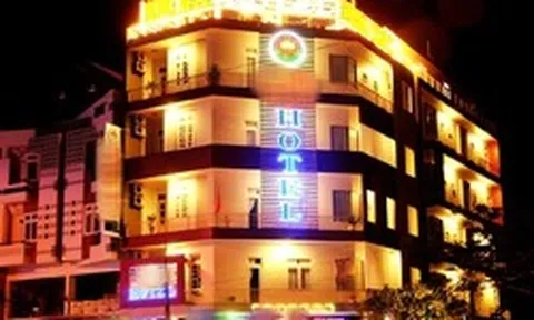 Nhà hàng, khách sạn tắt hoặc giảm tối thiểu 50% công suất chiếu sáng quảng cáo giờ cao điểm