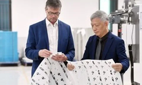 Làm loại giấy in tiền khiến tội phạm làm giả đầu hàng, doanh nghiệp Việt nhận được cam kết dành riêng một công nghệ đặc biệt từ Tập đoàn Đức 130 năm