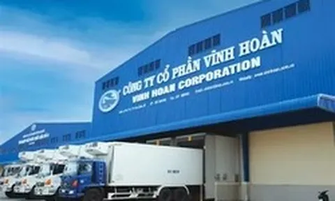 Lãnh đạo doanh nghiệp rầm rộ mua bán cổ phiếu