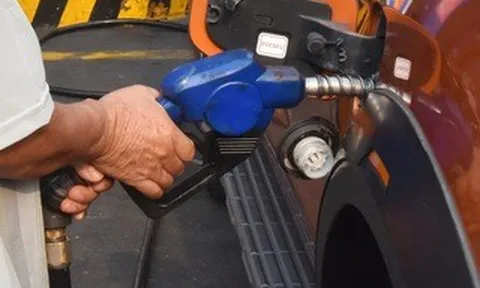 Có thông tin gom xăng dầu bán trái phép qua biên giới, Bộ Công Thương hỏa tốc kiểm tra