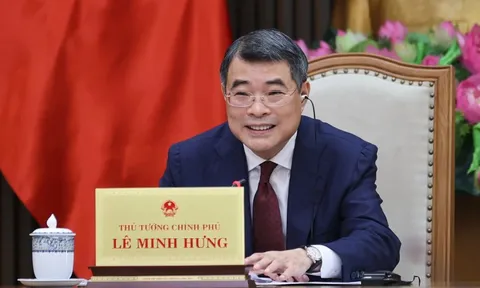 Thủ tướng đề nghị Singapore hỗ trợ Việt Nam xây trung tâm tài chính