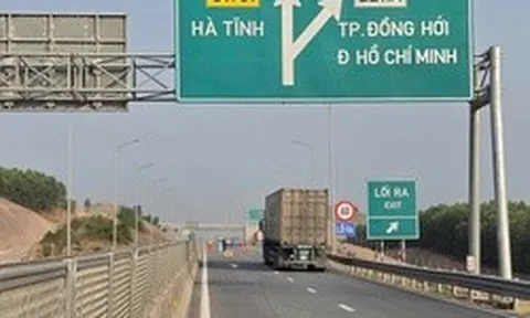 Đóng từng đoạn cao tốc Vũng Áng - Cam Lộ trong 5 ngày