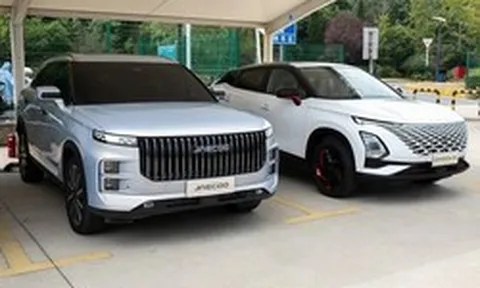 Hãng xe xây nhà máy ở Việt Nam sắp ra mắt công nghệ đỗ xe 'đỉnh chóp': Gọi xe bằng điện thoại, tìm chỗ trống, đỗ xe ở góc cụt không cần người lái