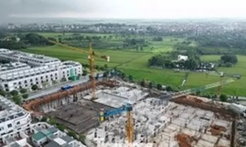Hỏi thẳng: 'Cởi trói' tín dụng cho bất động sản, tại sao không?