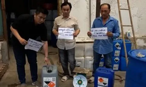 Phát hiện Giám đốc công ty sản xuất thực phẩm có hành vi lạ, công an Việt Nam lập tức theo dõi