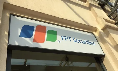 FPTS chốt quyền chia cổ tức tiền mặt 5%, thưởng cổ phiếu tỉ lệ 10:1