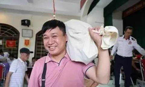 Nỗi lòng nhiều người dân sau cảnh nhận hàng bao tải tiền đền bù dự án