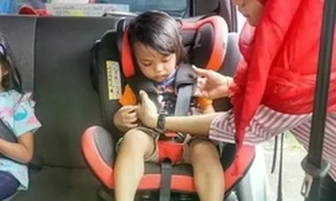 Đề xuất mới về thiết bị an toàn cho trẻ em trên ô tô