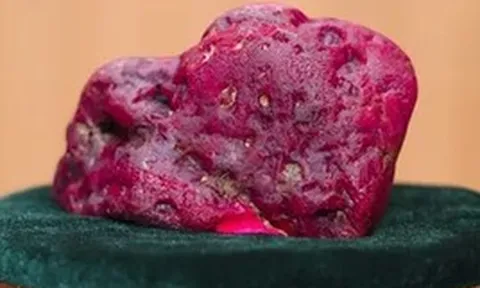 Phát hiện viên ruby khổng lồ 11.000 carat, chính phủ, quân đội 1 quốc gia Đông Nam Á lập tức trực tiếp kiểm tra