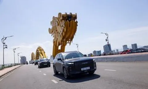 Gây dựng cộng đồng kiểu mới: Một hãng xe Trung Quốc vừa kéo 200 chủ xe cùng đi 'nhặt rác' ven biển miền Trung