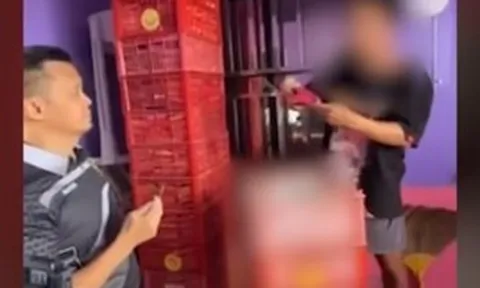 Đột kích nhiều kho hàng, cảnh sát thu giữ hơn 55.000 sản phẩm dầu gội, xà phòng, kem dưỡng da,...giả chứa kim loại nặng