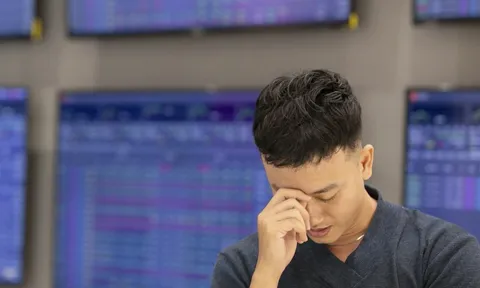 Một cổ phiếu ngân hàng bị khối ngoại bán gần 1.500 tỷ/phiên