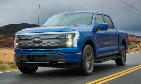 Cổ phiếu Ford tăng nhờ xoay trục từ xe điện sang lưu trữ năng lượng