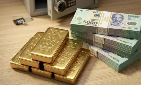 Mua vàng bây giờ hay gửi tiết kiệm có lợi hơn?