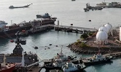 Mỹ bắn tín hiệu, Iran đứng trước cơ hội giành lại từ tay Nga khách hàng từng mua hàng triệu thùng dầu