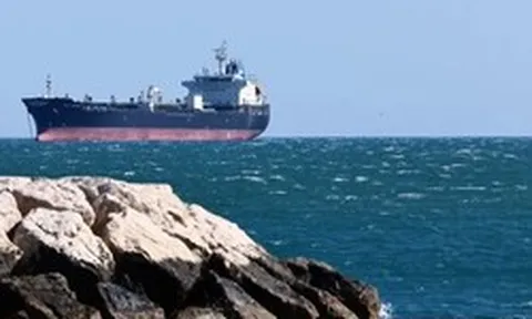 Mỹ tiếp tục siết trừng phạt, Iran lập tức tuyên bố: Không gì ngăn được chúng tôi xuất khẩu dầu