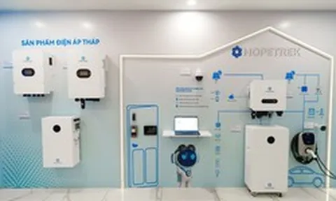 Việt Nam có 30 triệu hộ dân, chỉ 100.000 hộ dùng điện mặt trời: Một 'tân binh' toàn cầu vừa gia nhập cuộc đua