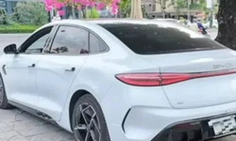 Đại lý thanh lý mẫu lái thử, giảm cả trăm triệu đồng