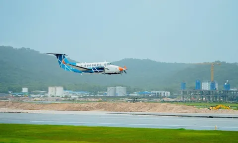 Chuyến bay đầu tiên cất cánh trên đường băng hoàn thành với tiến độ "chưa từng có"