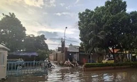 Chung cư Tân Việt (xã Hoài Đức): Cứ mưa là ngập