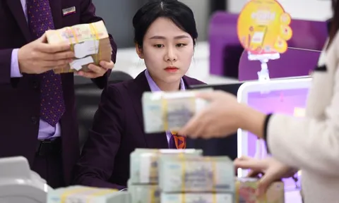 Khoản vay tiền tỷ đến kỳ thả nổi lãi suất, làm gì để không bị 'ngộp'