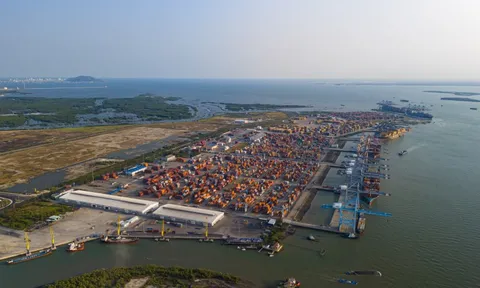 Động lực mới đưa TP.HCM vươn tầm trung tâm trung chuyển khu vực