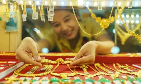Giá vàng hôm nay (14/8): Rơi thẳng đứng