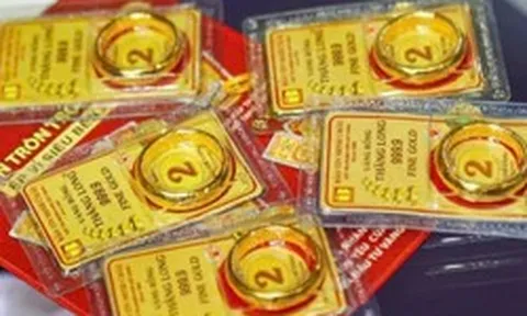 Giá vàng miếng, vàng nhẫn trơn trưa 18/8 bất ngờ đảo chiều