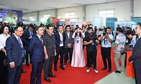 SHB SAHA Shop gây ấn tượng tại sự kiện Chuyển đổi số ngành Ngân hàng 2026