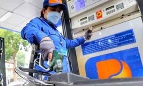 Giá xăng dầu tăng trở lại, có loại tăng hơn 1.300 đồng/lít
