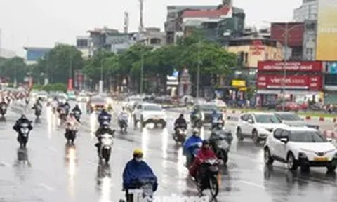 Nhiều 'rốn ngập' ở Hà Nội thoát cảnh ngập sâu sau mưa lớn dồn dập