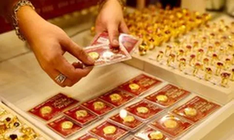 Giá vàng SJC, vàng nhẫn ngày 24/8 tại SJC, Bảo Tín Mạnh Hải, DOJI, Phú Quý, PNJ,...: Tăng mạnh tới 2 triệu đồng/lượng