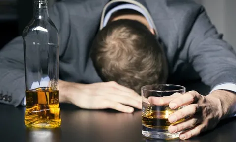 Nhậu liên tiếp 3 ngày "vì công việc", người đàn ông 30 tuổi nhận cảnh báo gấp
